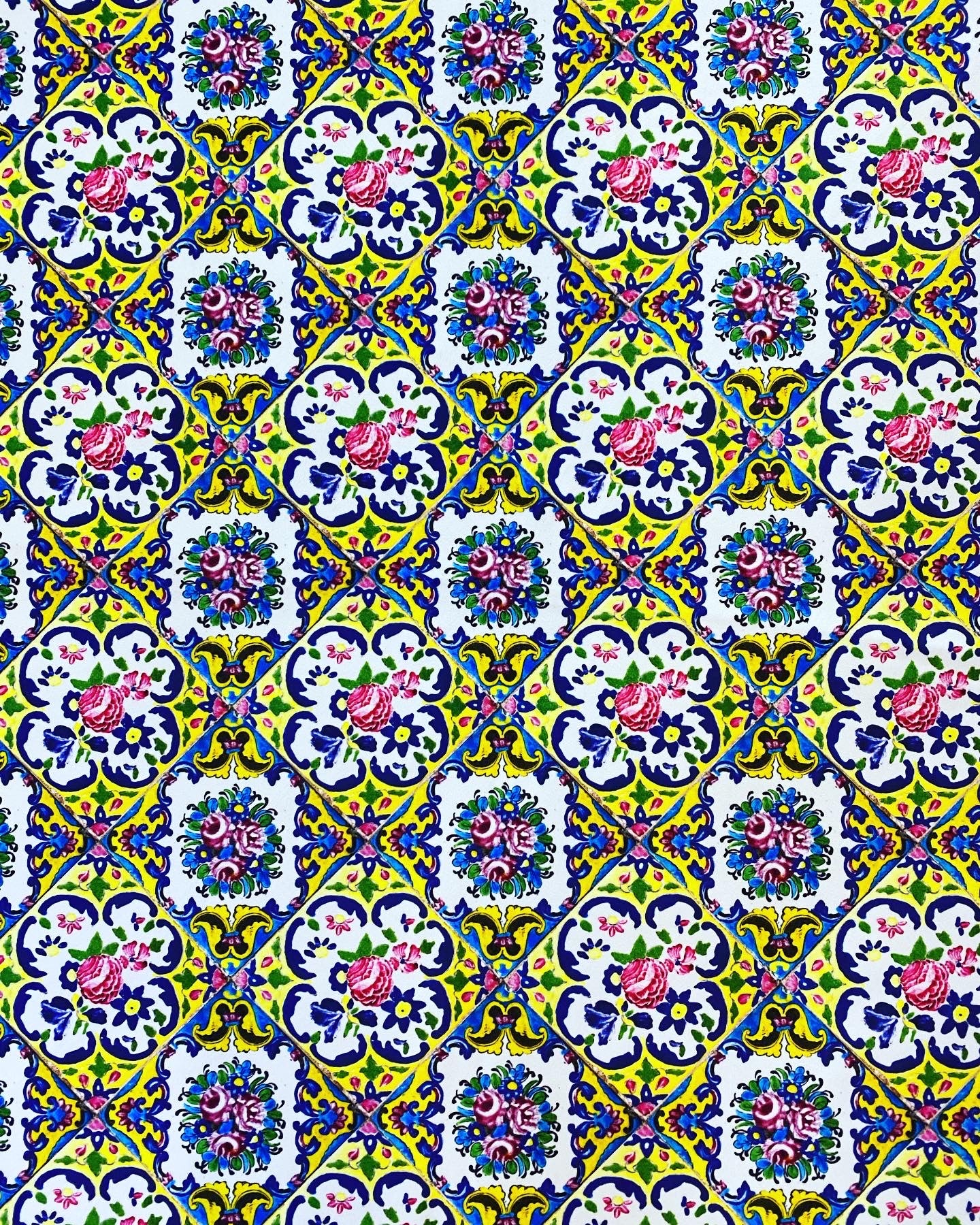 Farsi Calligraphy & Tile Design Persian Round tablecloths