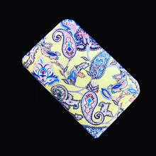 Load image into Gallery viewer, Farsi Calligraphy &amp; Tile Style Persian Credit Card Holder
